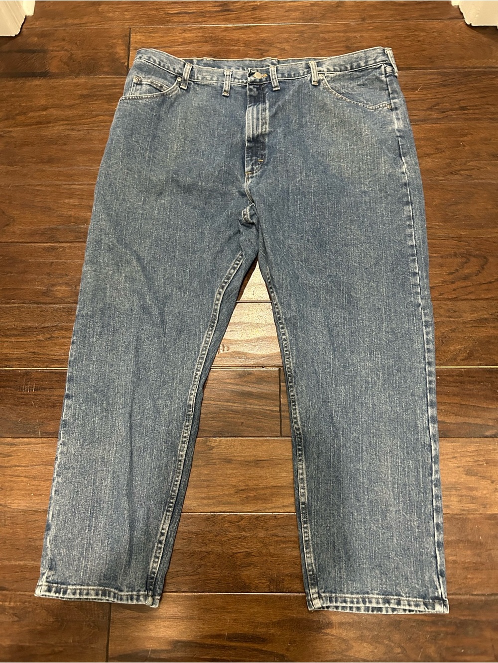 Mens Wrangler Jeans 44x30 relaxed fit